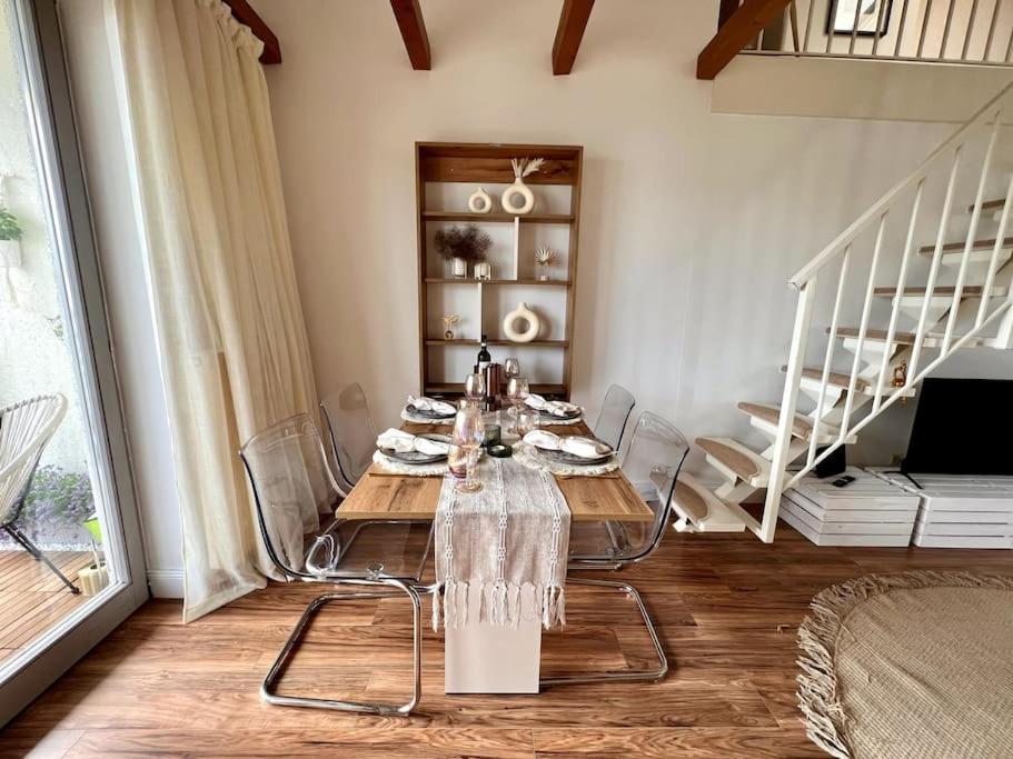 Bali Home Stylische Wohnung Mit Terrasse Schönefeld Exterior foto