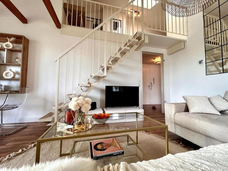 Bali Home Stylische Wohnung Mit Terrasse Schönefeld Exterior foto