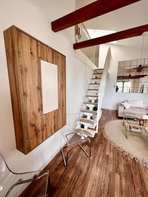 Bali Home Stylische Wohnung Mit Terrasse Schönefeld Exterior foto